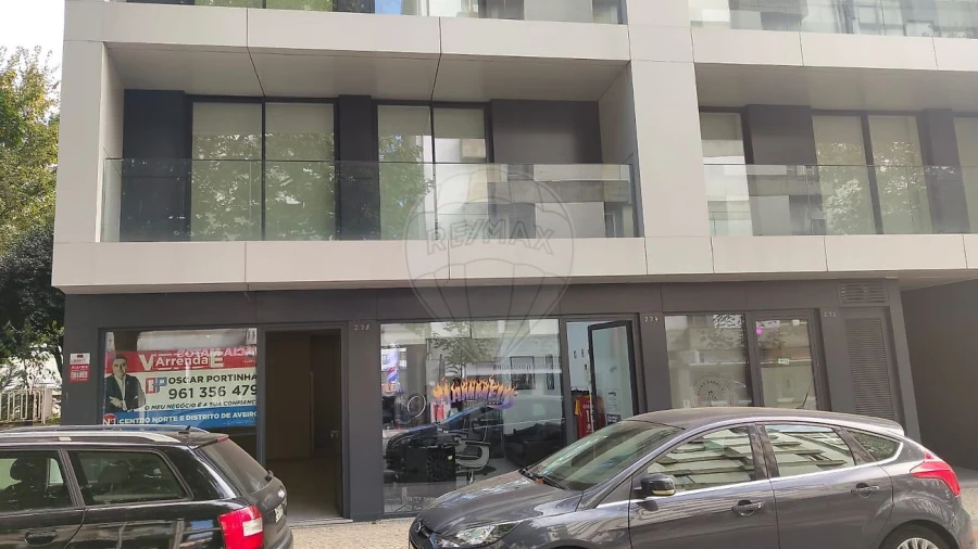 Loja para Arrendamento em Vila Chã, Codal e Vila Cova de Perrinho Foto 5