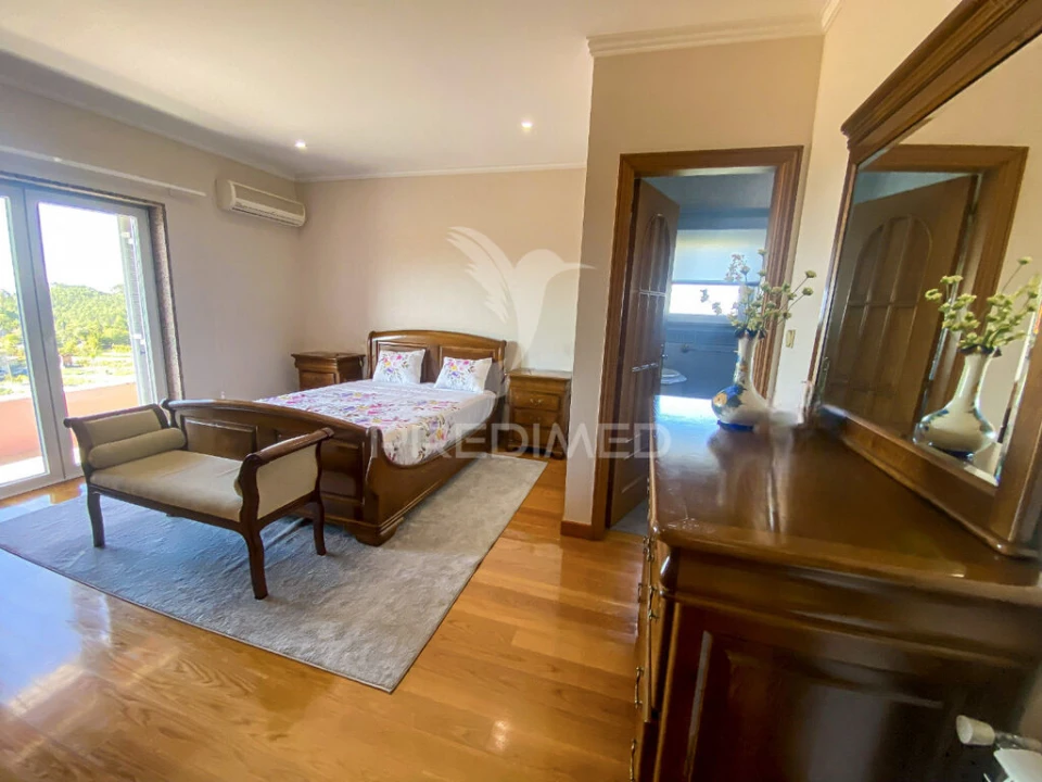 Moradia T4 para Venda em Quinchães Foto 7