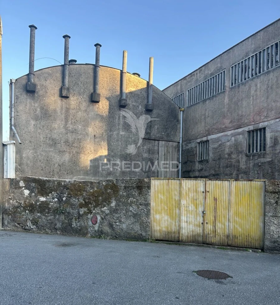 Armazém para Venda em Milheiros Foto 8