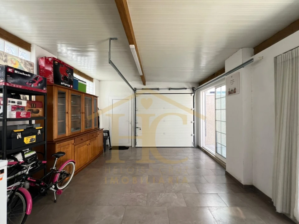 Moradia T4 para Venda em Arvore Foto 46