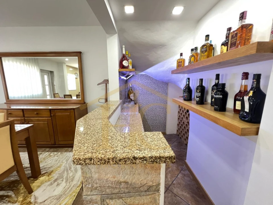 Moradia T4 para Venda em Arvore Foto 29