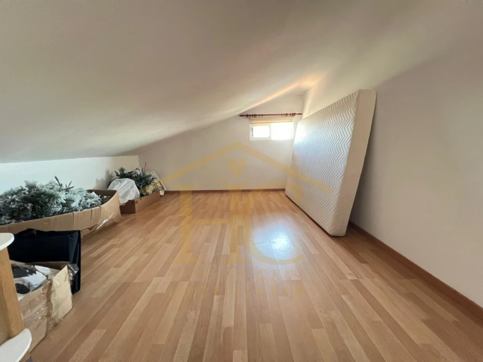 Moradia T4 para Venda em Arvore Foto 41