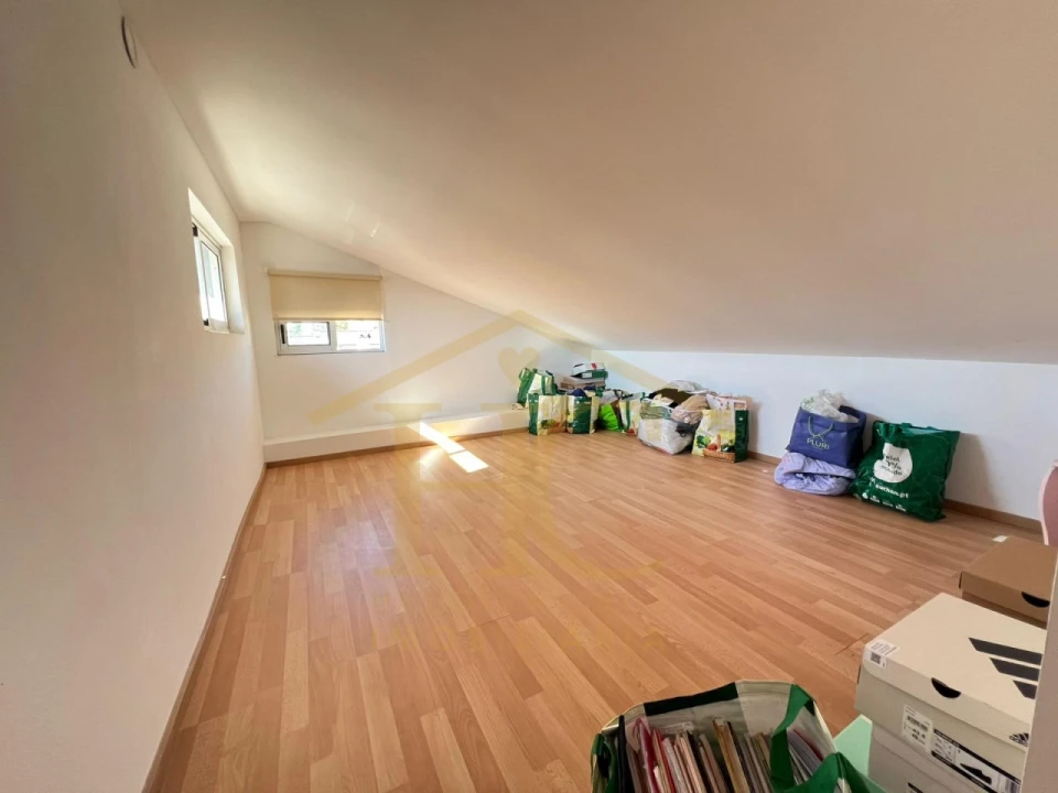 Moradia T4 para Venda em Arvore Foto 42