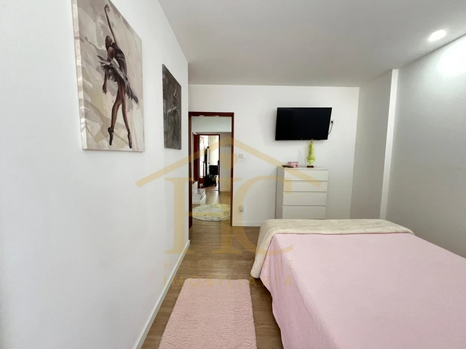 Moradia T4 para Venda em Arvore Foto 15