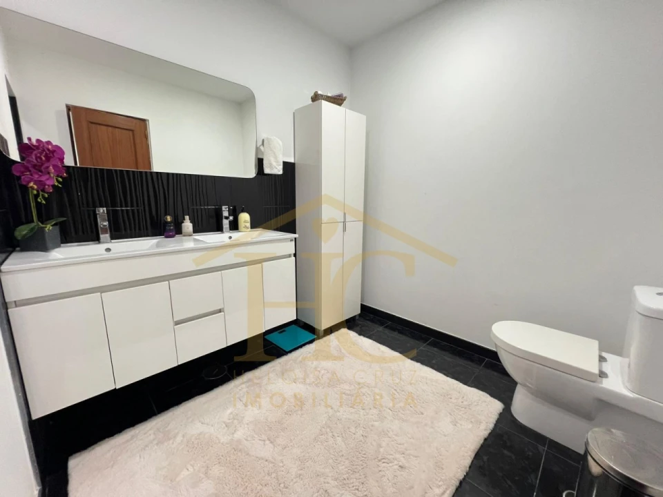 Moradia T4 para Venda em Arvore Foto 30