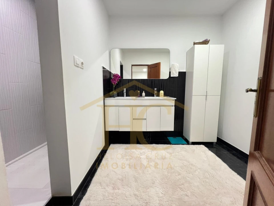 Moradia T4 para Venda em Arvore Foto 32