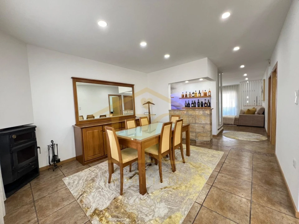 Moradia T4 para Venda em Arvore Foto 24