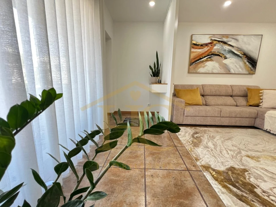 Moradia T4 para Venda em Arvore Foto 8