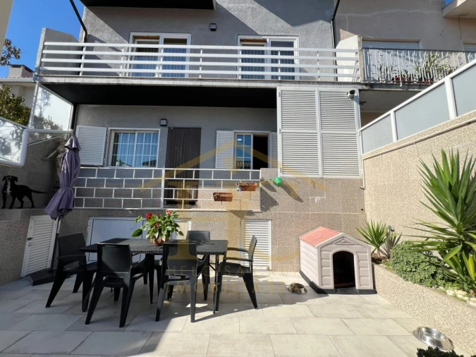 Moradia T4 para Venda em Arvore Foto 6