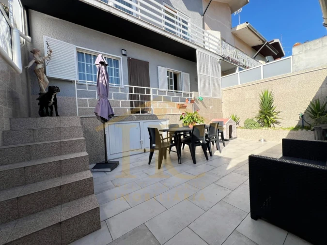 Moradia T4 para Venda em Arvore Foto 50