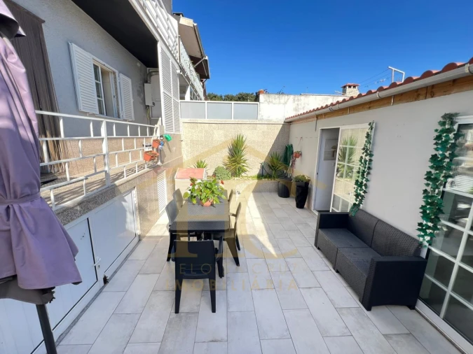 Moradia T4 para Venda em Arvore Foto 51