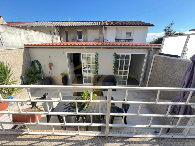 Moradia T4 para Venda em Arvore Foto 52