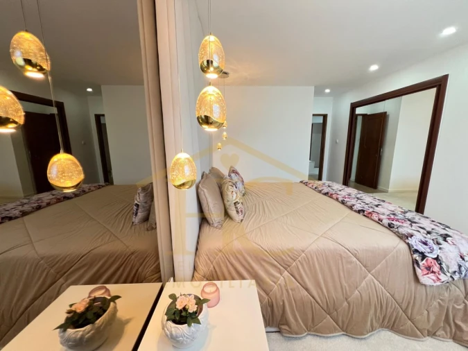 Moradia T4 para Venda em Arvore Foto 13