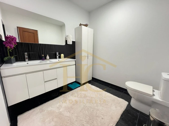 Moradia T4 para Venda em Arvore Foto 31