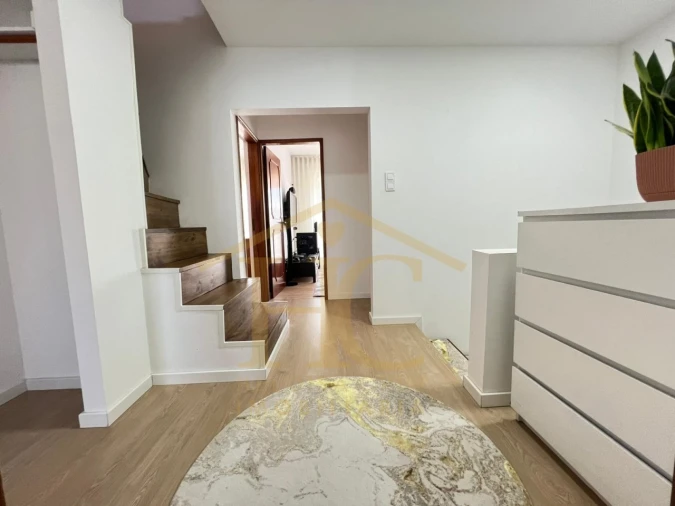 Moradia T4 para Venda em Arvore Foto 37