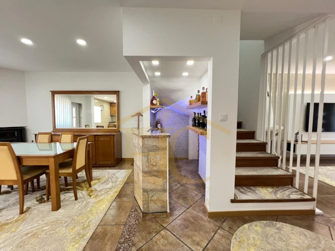 Moradia T4 para Venda em Arvore Foto 26