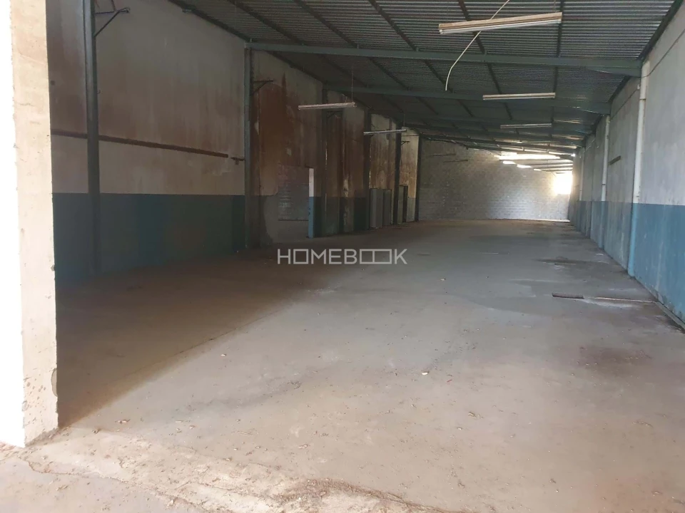 Armazém para Venda em Juncal Foto 3