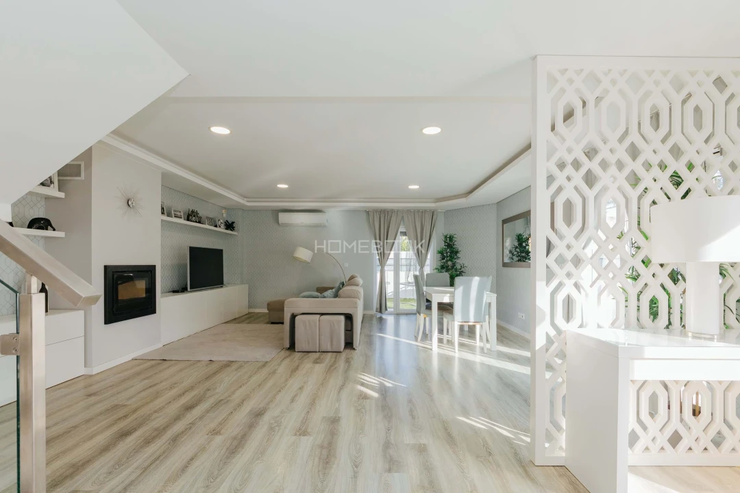 Apartamento T4 para Venda em Fernao Ferro Foto 5