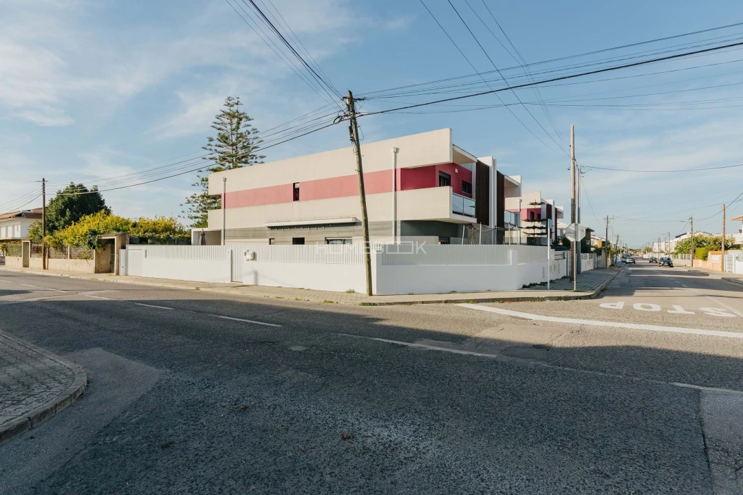 Apartamento T4 para Venda em Fernao Ferro Foto 43