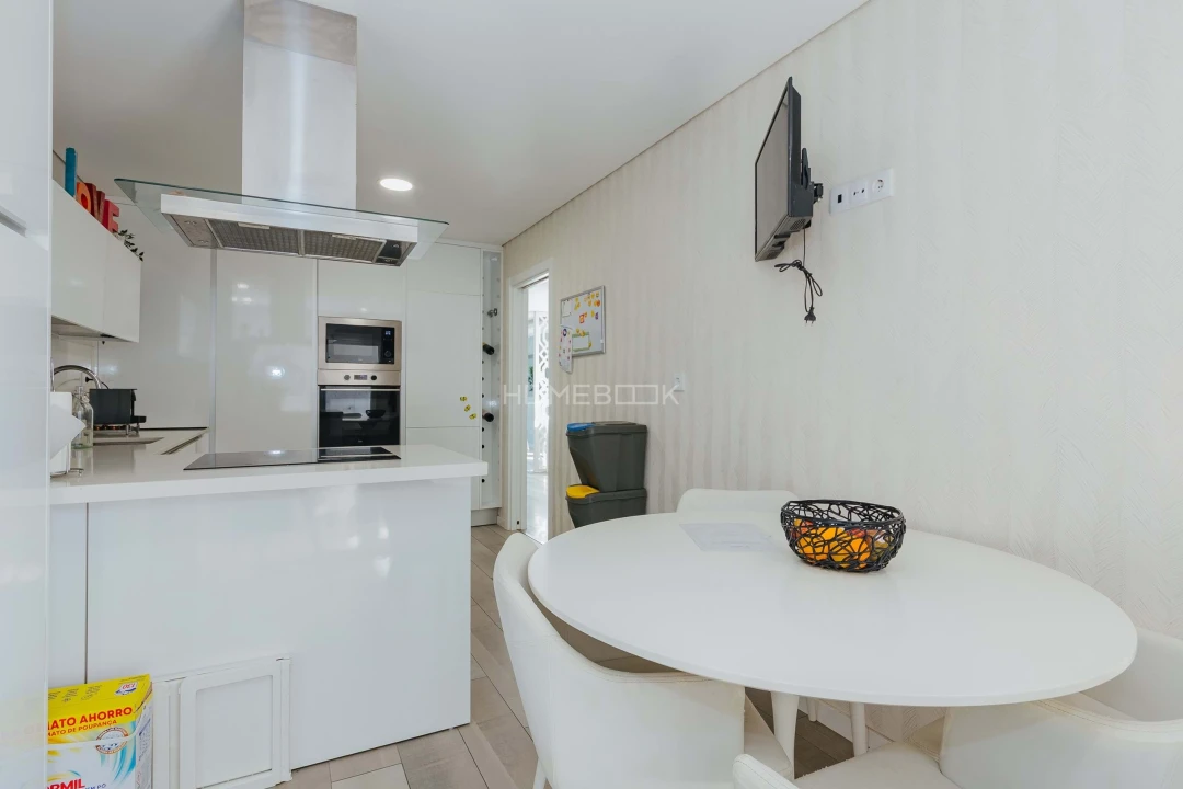 Apartamento T4 para Venda em Fernao Ferro Foto 27