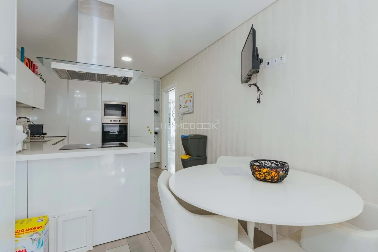 Apartamento T4 para Venda em Fernao Ferro Foto 27
