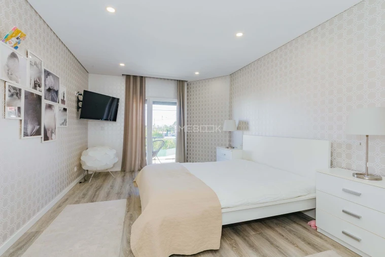 Apartamento T4 para Venda em Fernao Ferro Foto 9