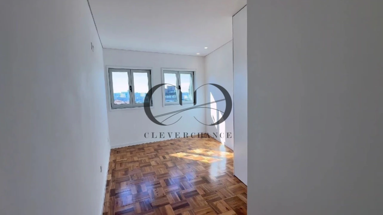 Apartamento T4 para Venda em Cedofeita, Santo Ildefonso, Sé, Miragaia, São Nicolau e Vitória Foto 10