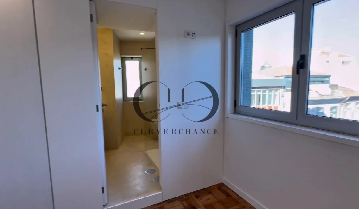 Apartamento T4 para Venda em Cedofeita, Santo Ildefonso, Sé, Miragaia, São Nicolau e Vitória Foto 12