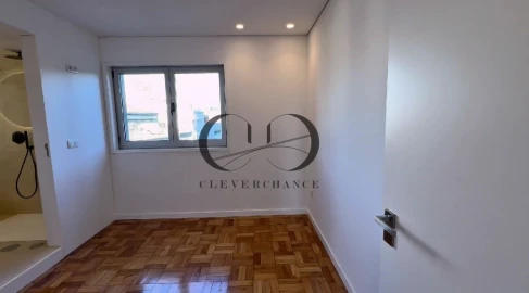 Apartamento T4 para Venda em Cedofeita, Santo Ildefonso, Sé, Miragaia, São Nicolau e Vitória