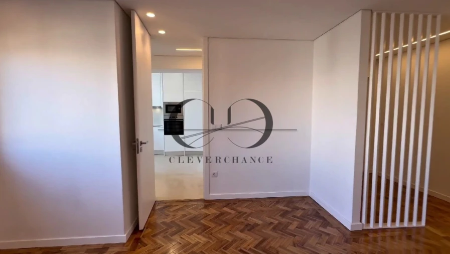 Apartamento T4 para Venda em Cedofeita, Santo Ildefonso, Sé, Miragaia, São Nicolau e Vitória Foto 3