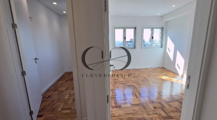 Apartamento T4 para Venda em Cedofeita, Santo Ildefonso, Sé, Miragaia, São Nicolau e Vitória Foto 11