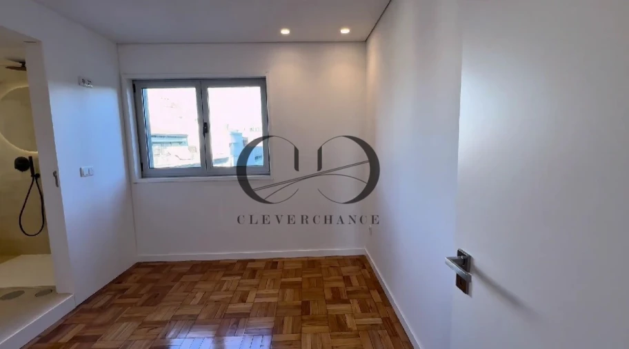 Apartamento T4 para Venda em Cedofeita, Santo Ildefonso, Sé, Miragaia, São Nicolau e Vitória Foto 13