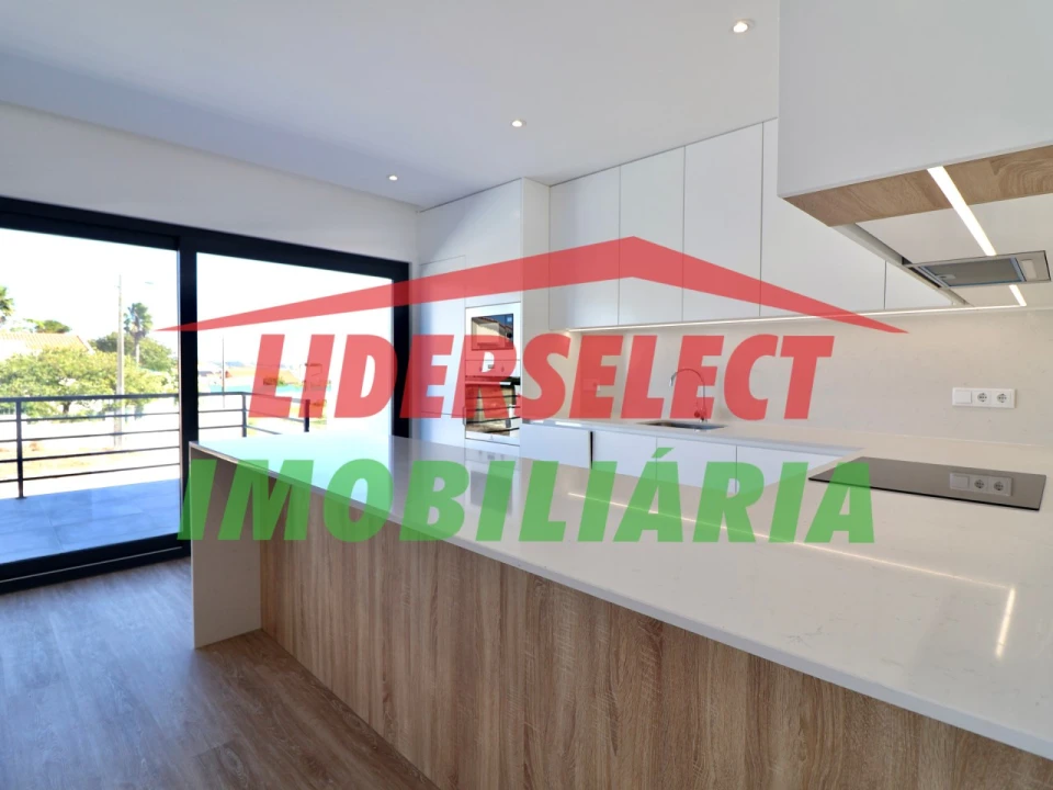 Moradia T3 para Venda em Silveira Foto 2