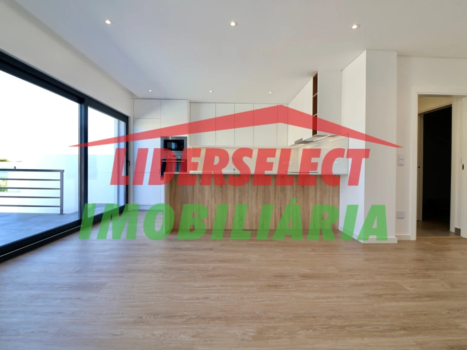 Moradia T3 para Venda em Silveira Foto 6