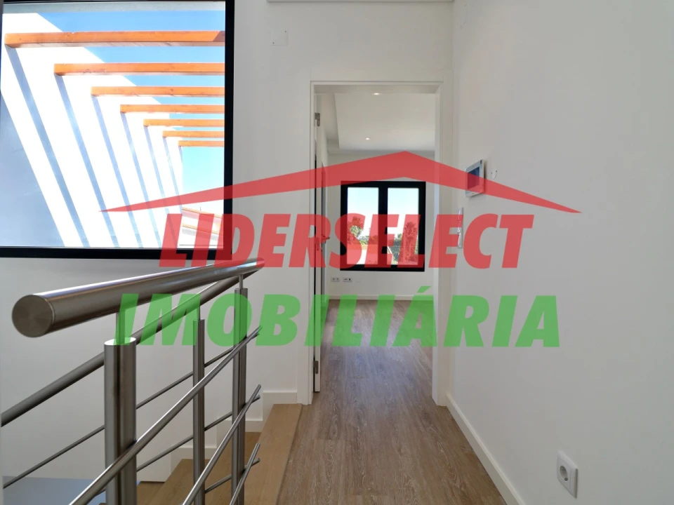 Moradia T3 para Venda em Silveira Foto 15