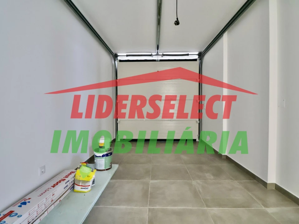 Moradia T3 para Venda em Silveira Foto 30