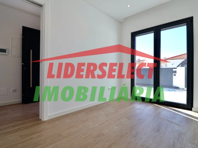 Moradia T3 para Venda em Silveira Foto 9