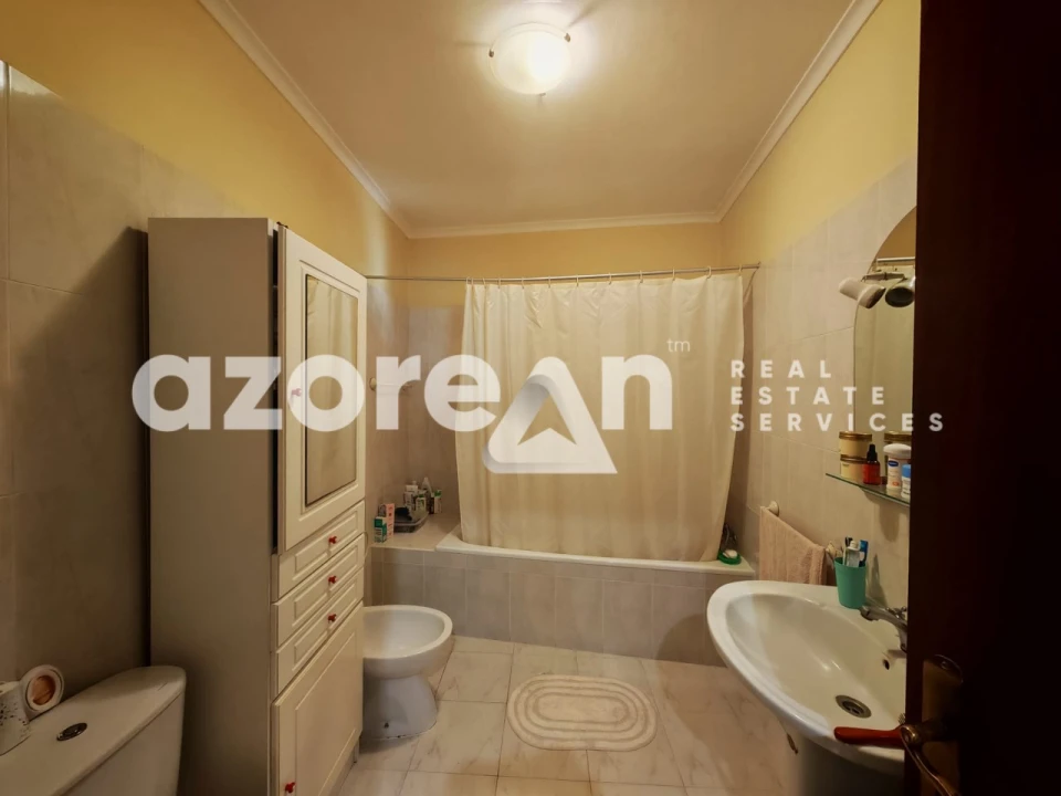 Moradia T3 para Venda em Rabo de Peixe Foto 13