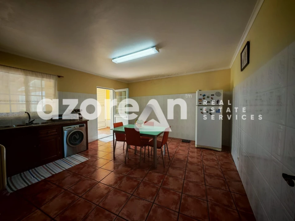 Moradia T3 para Venda em Rabo de Peixe Foto 15