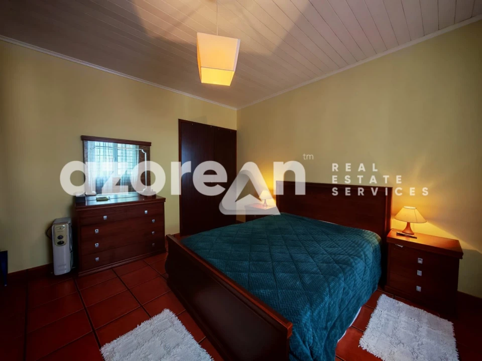 Moradia T3 para Venda em Rabo de Peixe Foto 22