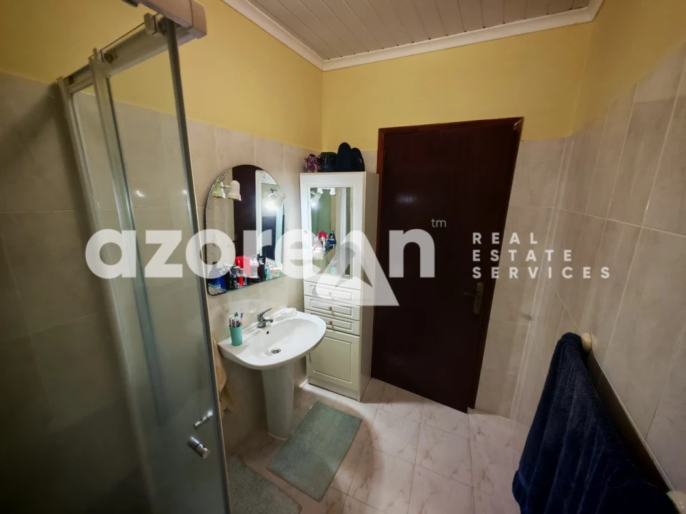 Moradia T3 para Venda em Rabo de Peixe Foto 25