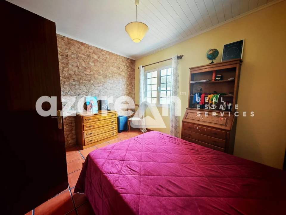 Moradia T3 para Venda em Rabo de Peixe Foto 28