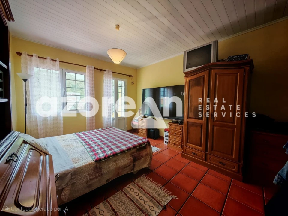 Moradia T3 para Venda em Rabo de Peixe Foto 31