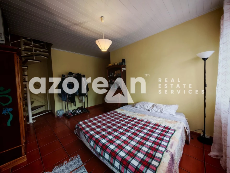 Moradia T3 para Venda em Rabo de Peixe Foto 32