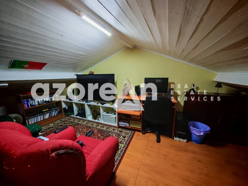 Moradia T3 para Venda em Rabo de Peixe Foto 35