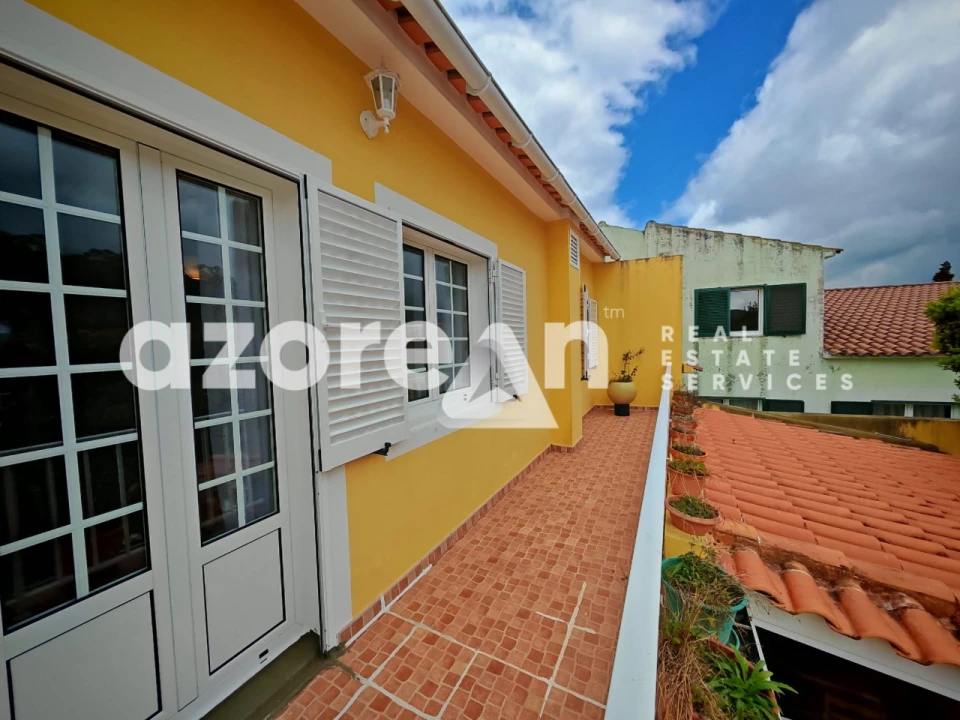 Moradia T3 para Venda em Rabo de Peixe Foto 37