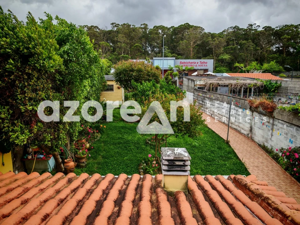 Moradia T3 para Venda em Rabo de Peixe Foto 38