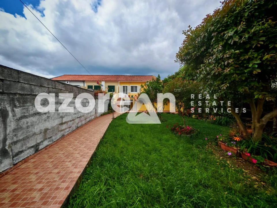 Moradia T3 para Venda em Rabo de Peixe Foto 40