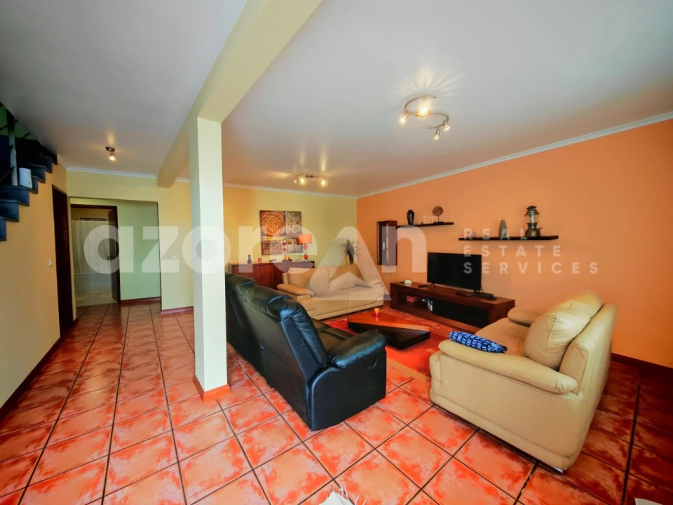 Moradia T3 para Venda em Rabo de Peixe Foto 6