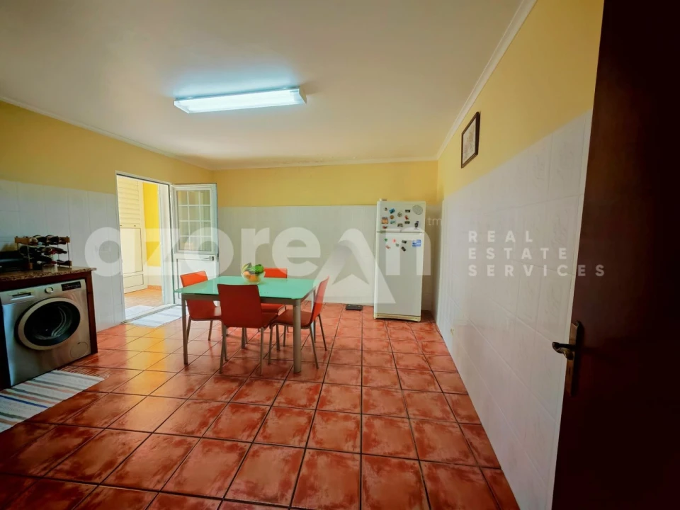 Moradia T3 para Venda em Rabo de Peixe Foto 12